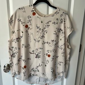 MM LaFleur floral Didion top